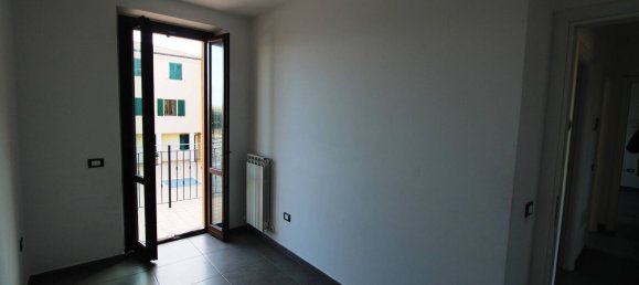 4 Schlafzimmer Wohnung in Montelupone, Italy, Nr. 351493 24