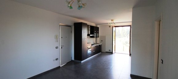 4 Schlafzimmer Wohnung in Montelupone, Italy, Nr. 351493 3