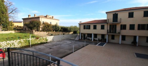 4 Schlafzimmer Wohnung in Montelupone, Italy, Nr. 351493 28