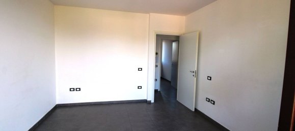 4 Schlafzimmer Wohnung in Montelupone, Italy, Nr. 351493 18