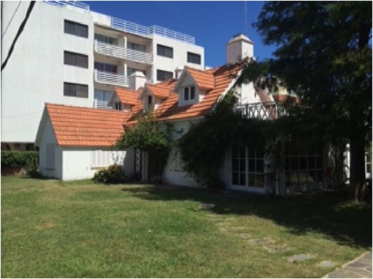 4 bedrooms House in Maldonado, Uruguay No. 3998