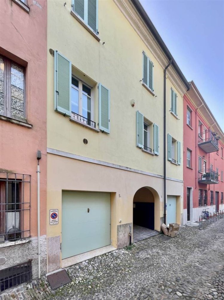 1 غرف نوم شقة في Mantua, Italy رقم 250477