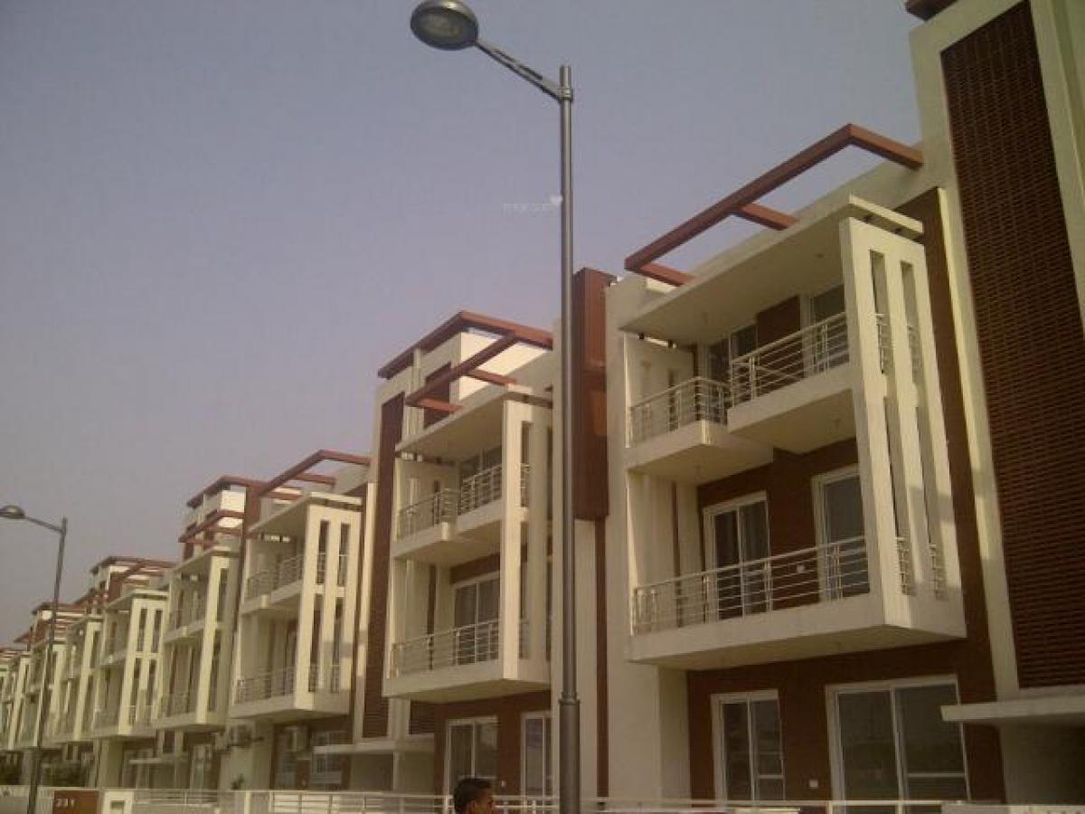 Дом с 3 спальнями в Гургаон, Индия № 20120