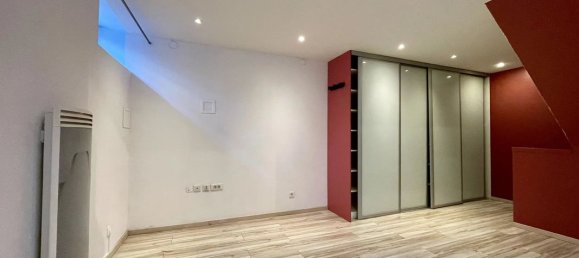 2 bedrooms House in Romainville, France No. 161657 9