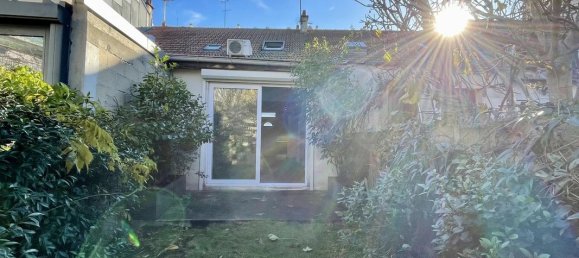 2 bedrooms House in Romainville, France No. 161657 2