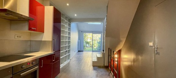 2 bedrooms House in Romainville, France No. 161657 4