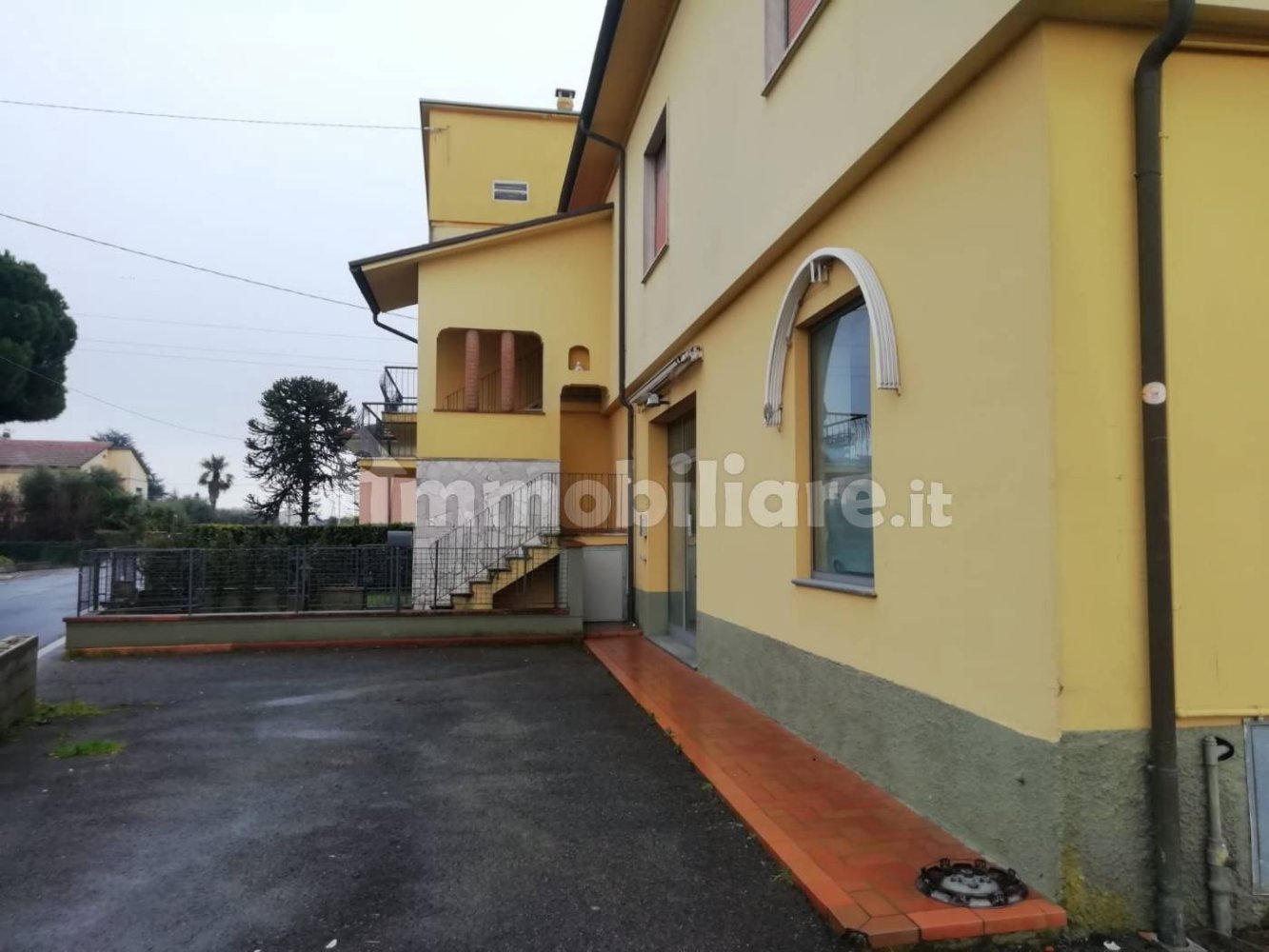 3 bedrooms Apartment in Capannori, Italy No. 117596