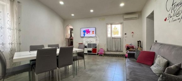 3 rooms Apartment in Naples, Italy No. 92379 9