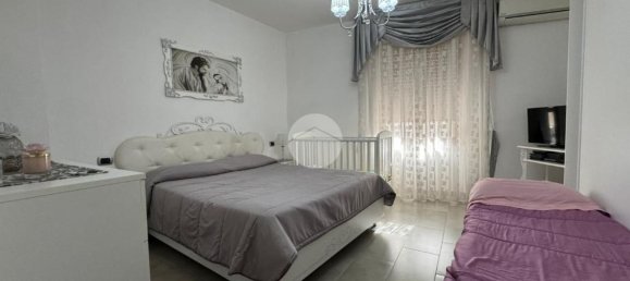 3 rooms Apartment in Naples, Italy No. 92379 4