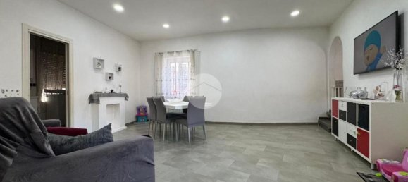 3 rooms Apartment in Naples, Italy No. 92379 7