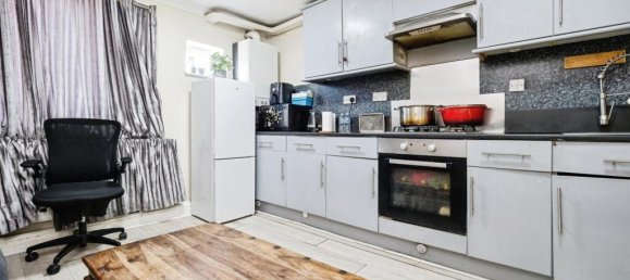 2 bedrooms Apartment in London, United Kingdom No. 11561 3