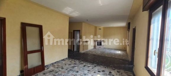 4 Schlafzimmer Wohnung in Castrezzato, Italy, Nr. 264359 2