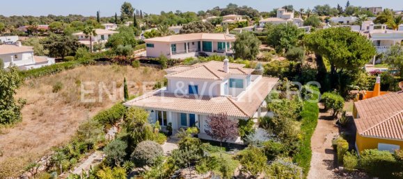 4 Schlafzimmer Villa in Portimao, Portugal, Nr. 136056 2