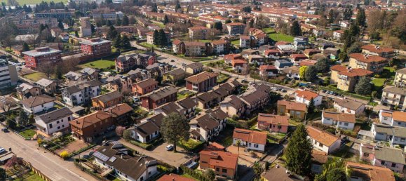 4غرفة منزل ذو طابقين في Malnate, Italy رقم 209987 138