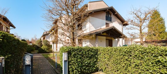 4غرفة منزل ذو طابقين في Malnate, Italy رقم 209987 135