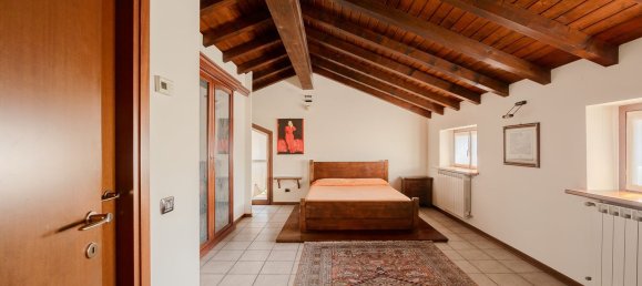 4غرفة منزل ذو طابقين في Malnate, Italy رقم 209987 61