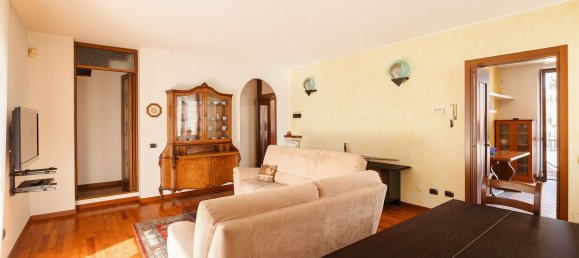 4غرفة منزل ذو طابقين في Malnate, Italy رقم 209987 11