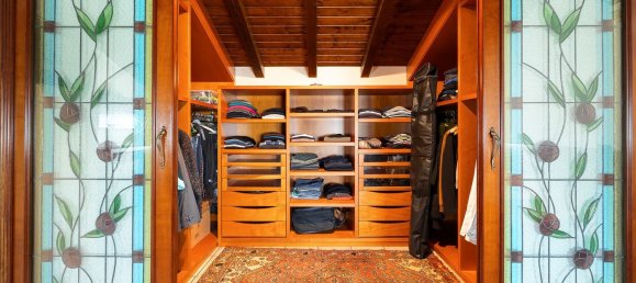 4غرفة منزل ذو طابقين في Malnate, Italy رقم 209987 124