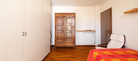 4غرفة منزل ذو طابقين في Malnate, Italy رقم 209987 96