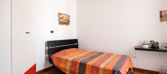 4غرفة منزل ذو طابقين في Malnate, Italy رقم 209987 34