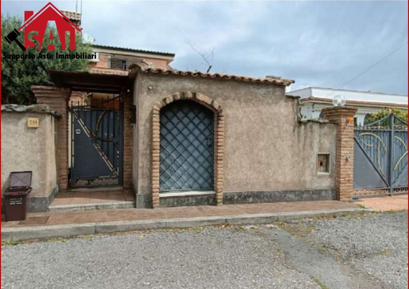 6 rooms House in Pomezia, Italy No. 12629