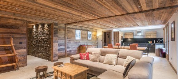 5 bedrooms Apartment in Les Allues, France No. 922 2