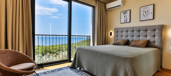 4 bedrooms Bungalow in Budva, Montenegro No. 191 11