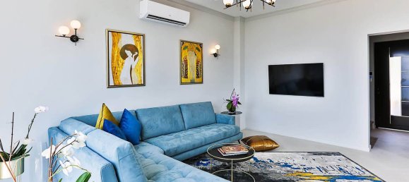 4 bedrooms Bungalow in Budva, Montenegro No. 191 7