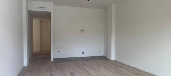 4 rooms Apartment in Sesto Fiorentino, Italy No. 36060 8