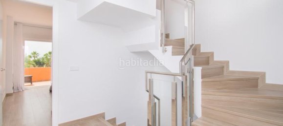 4 bedrooms Townhouse in El Paraiso, Spain No. 23738 10