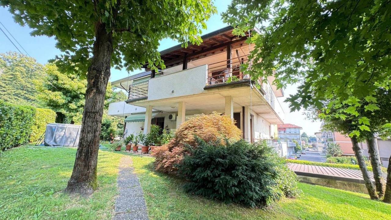 3-salle Villa à Meda, Italy No. 168891