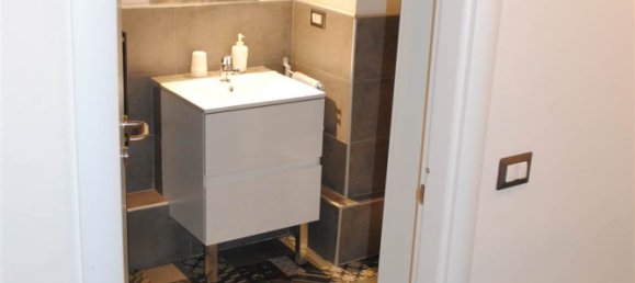 2 bedrooms Apartment in Catania, Italy No. 127434 3