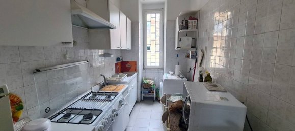 2 rooms Apartment in Rome, Italy No. 148884 8