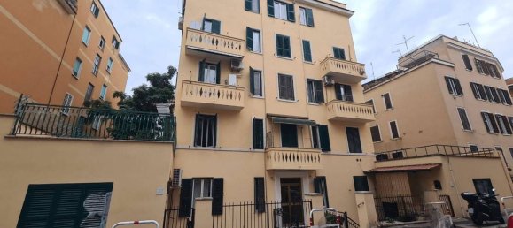 2 rooms Apartment in Rome, Italy No. 148884 2