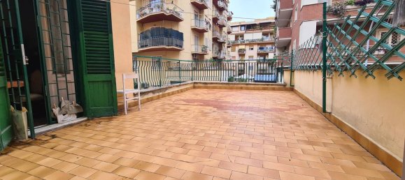 2 rooms Apartment in Rome, Italy No. 148884 11