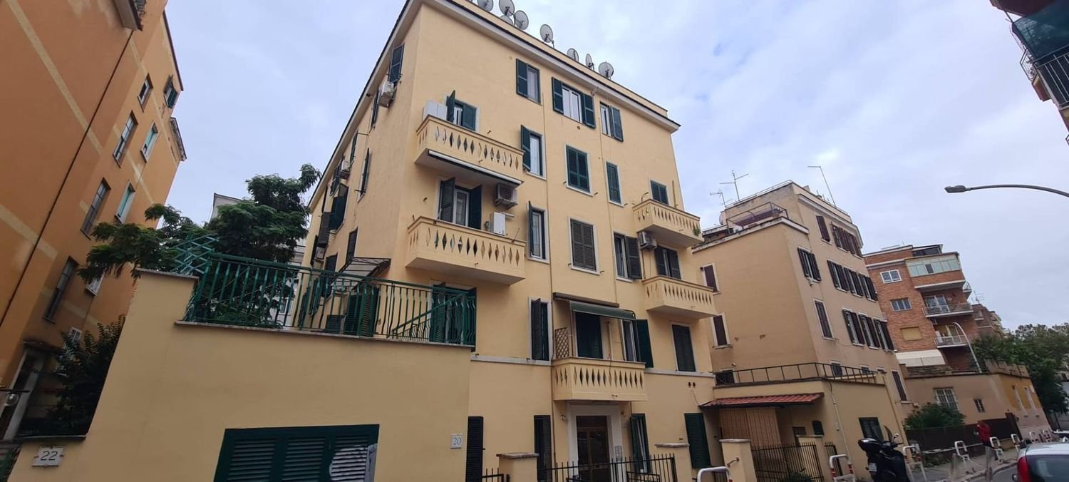 2 rooms Apartment in Rome, Italy No. 148884