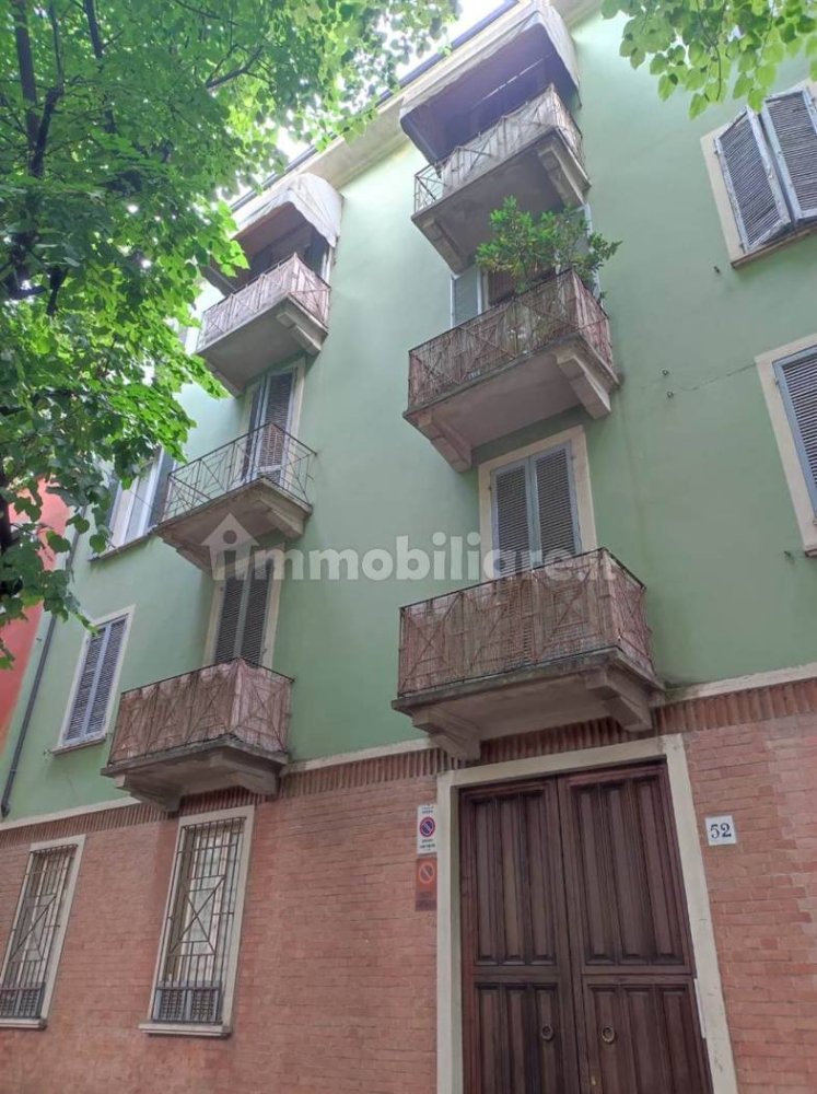 5 bedrooms Apartment in Parma, Italy No. 283368
