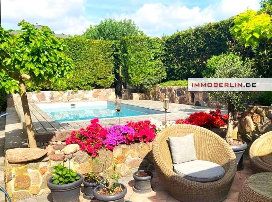 Propiedad comercial de 4 habitaciónes en Barnim, Germany No. 241009