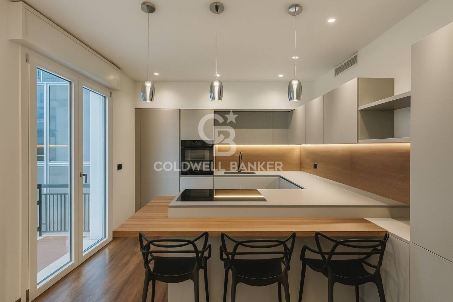 5 bedrooms Apartment in Rimini, Italy No. 330517