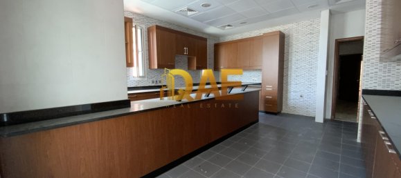 6 bedrooms Villa in The Marina, UAE No. 4713 13