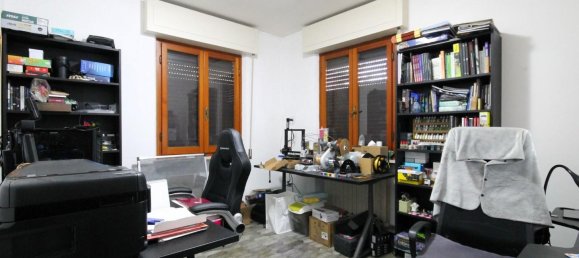 2 bedrooms Apartment in Capannori, Italy No. 277110 9