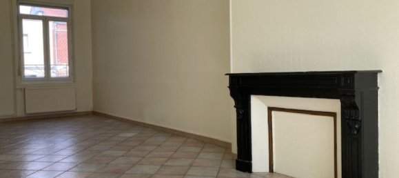 3 bedrooms House in Saint-Quentin, France No. 228957 3