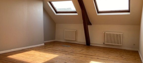 3 bedrooms House in Saint-Quentin, France No. 228957 4