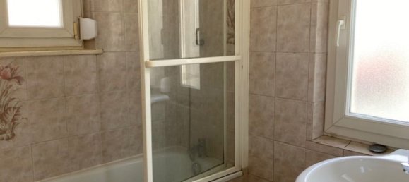 3 bedrooms House in Saint-Quentin, France No. 228957 10