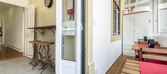 3 bedrooms Apartment in Lisbon, Portugal No. 106722 9