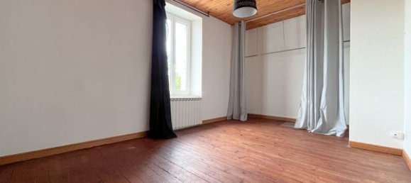 Casa T3 em Bressuire, France N.º 300585 2