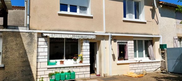 2 bedrooms House in Charente-Maritime, France No. 316665 2