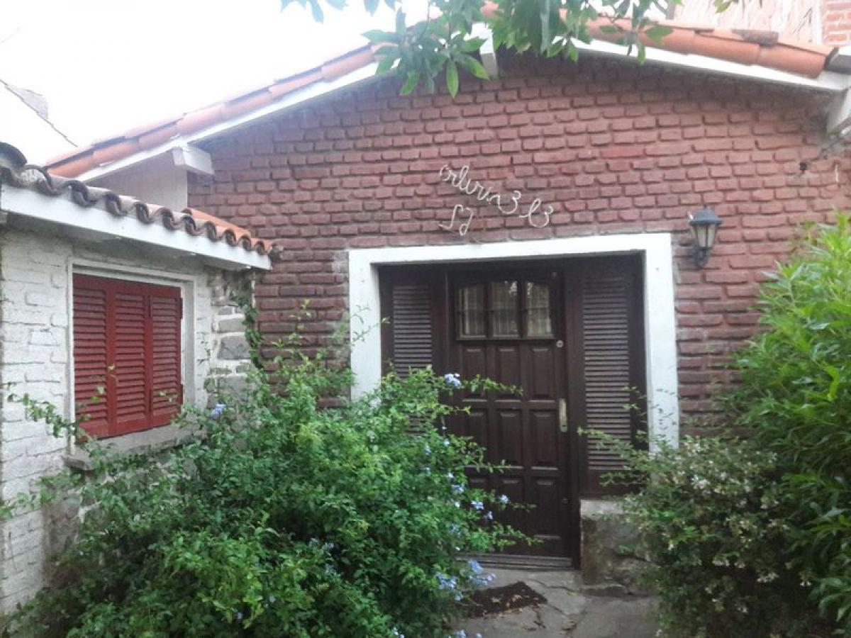 2 bedrooms House in Mar del Plata, Argentina No. 85086