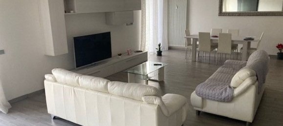 5 rooms Apartment in Modena, Italy No. 97503 19