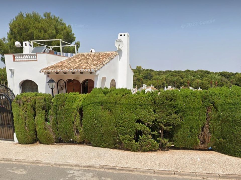 Villa de 4 dormitorios en Alicante, Spain No. 278282